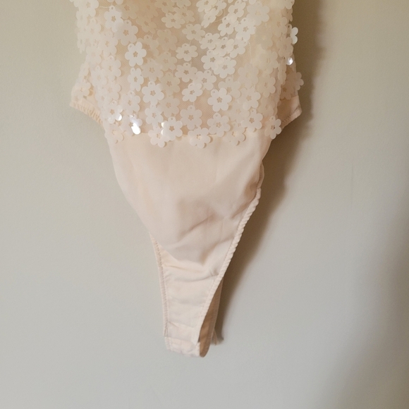Zara NWT Flower Sequin Bodysuit Cream Size M - Picture 5 of 6